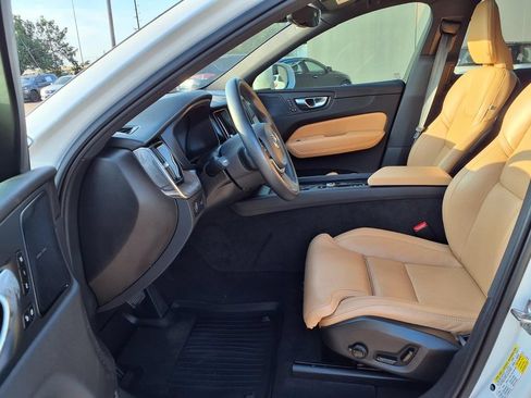 Used 2021 Volvo XC60 T5 Inscription w/ Advanced Package AWD/4WD image 11