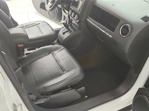 Used 2014 Jeep Patriot Limited image 21