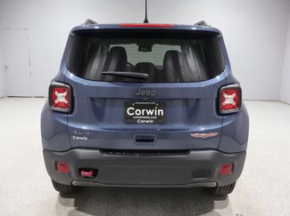 Used 2022 Jeep Renegade Trailhawk AWD/4WD video 3