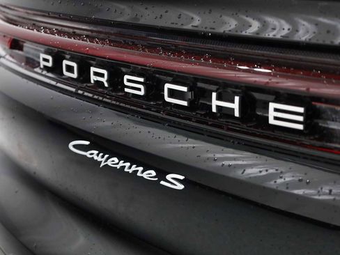 New 2026 Porsche Cayenne S image 8
