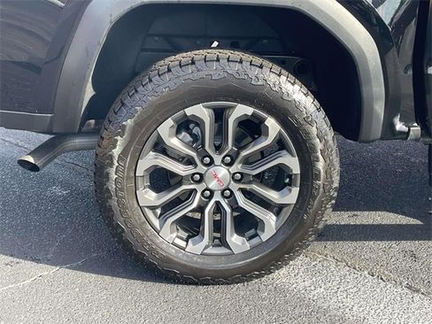 Used 2025 GMC Canyon Denali image 7