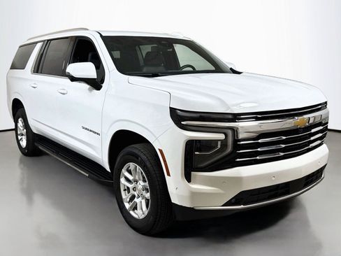 Certified 2026 Chevrolet Suburban LT w/ Comfort Package AWD/4WD image 3