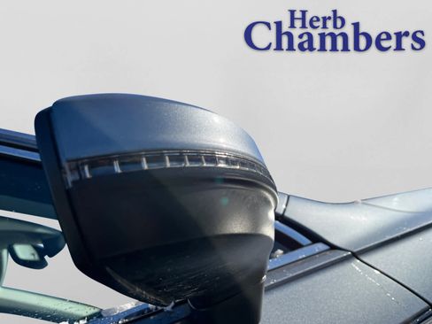 Used 2022 Volkswagen Tiguan SE image 10