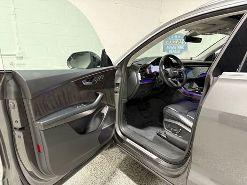 Used 2019 Audi Q8 Prestige w/ Luxury Package image 13