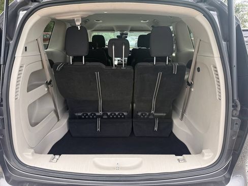 Used 2023 Chrysler Voyager LX FWD image 29