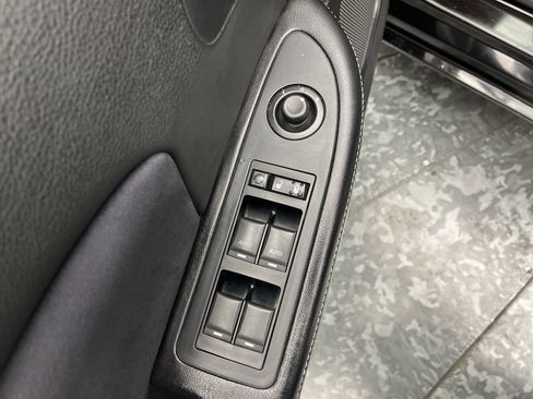 Used 2012 Chrysler 200 S image 7