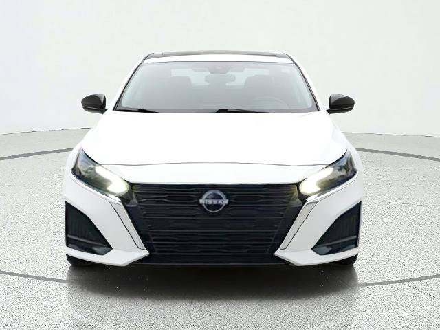 Used 2025 Nissan Altima 2.5 SV FWD image 2