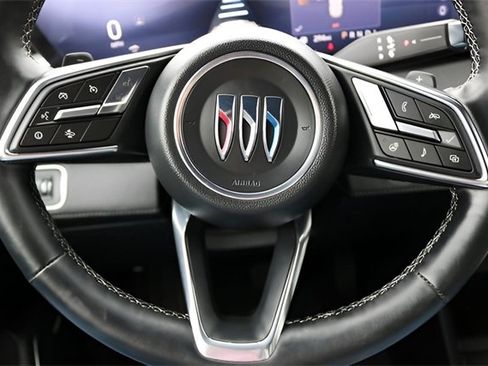 Used 2025 Buick Enclave Preferred image 22