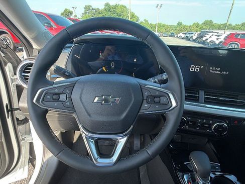 New 2026 Chevrolet Trax LT w/ Driver Confidence Package FWD image 19