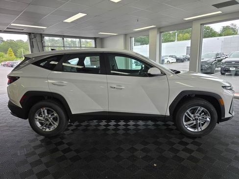 New 2026 Hyundai Tucson SE AWD/4WD image 2