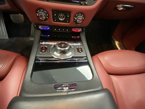 Used 2015 Rolls-Royce Ghost image 31