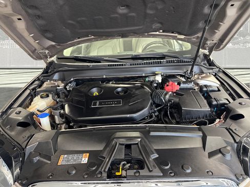 Used 2018 Lincoln MKZ Premiere image 11