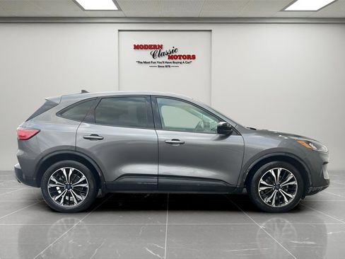 Used 2022 Ford Escape SE w/ SE Sport Appearance Package image 8