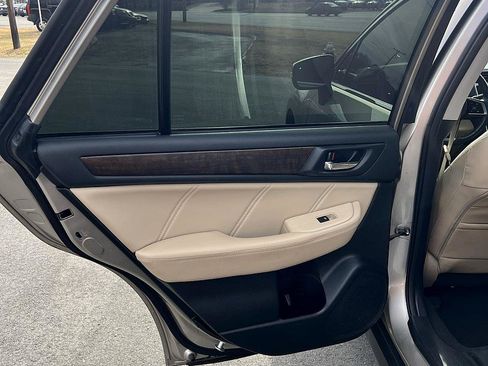 Used 2018 Subaru Outback 2.5i Limited image 17