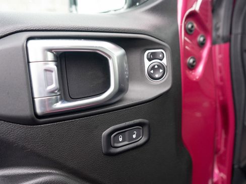 Used 2024 Jeep Wrangler Willys image 14