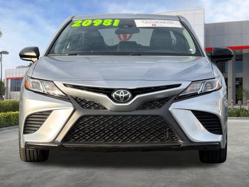 Certified 2020 Toyota Camry SE image 11