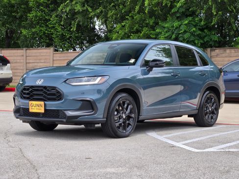 Used 2025 Honda HR-V Sport image 7