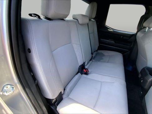 Used 2025 Toyota Tacoma SR5 AWD/4WD image 19
