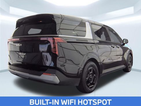Used 2025 Kia Carnival FWD image 5