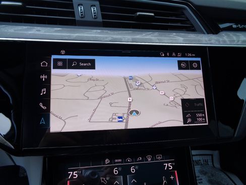 Used 2022 Audi e-tron Chronos image 12