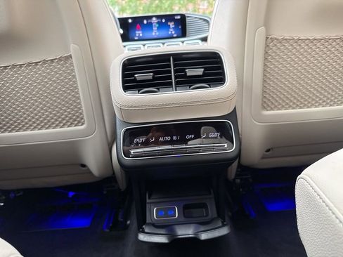 Certified 2025 Mercedes-Benz GLS 450 4MATIC image 18