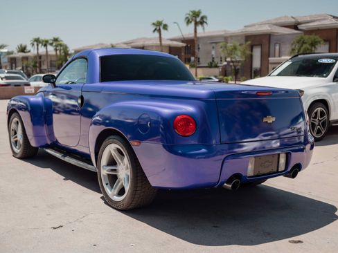 Used 2003 Chevrolet SSR w/ Preferred Equipment Group RWD image 5