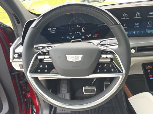 New 2026 Cadillac Vistiq Sport w/ LPO, Floor Liner Package image 22