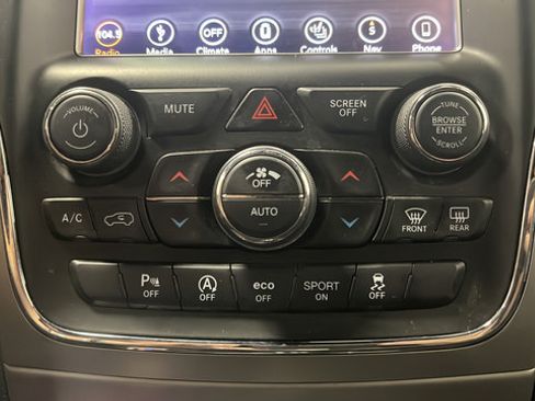 Used 2018 Jeep Grand Cherokee Altitude AWD/4WD image 18