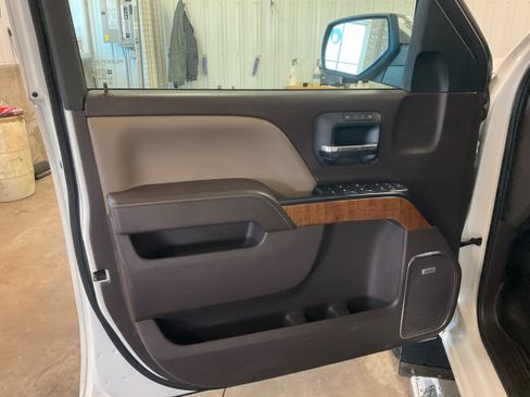 Used 2015 GMC Sierra 1500 SLT w/ SLT Crew Cab Value Package AWD/4WD image 9