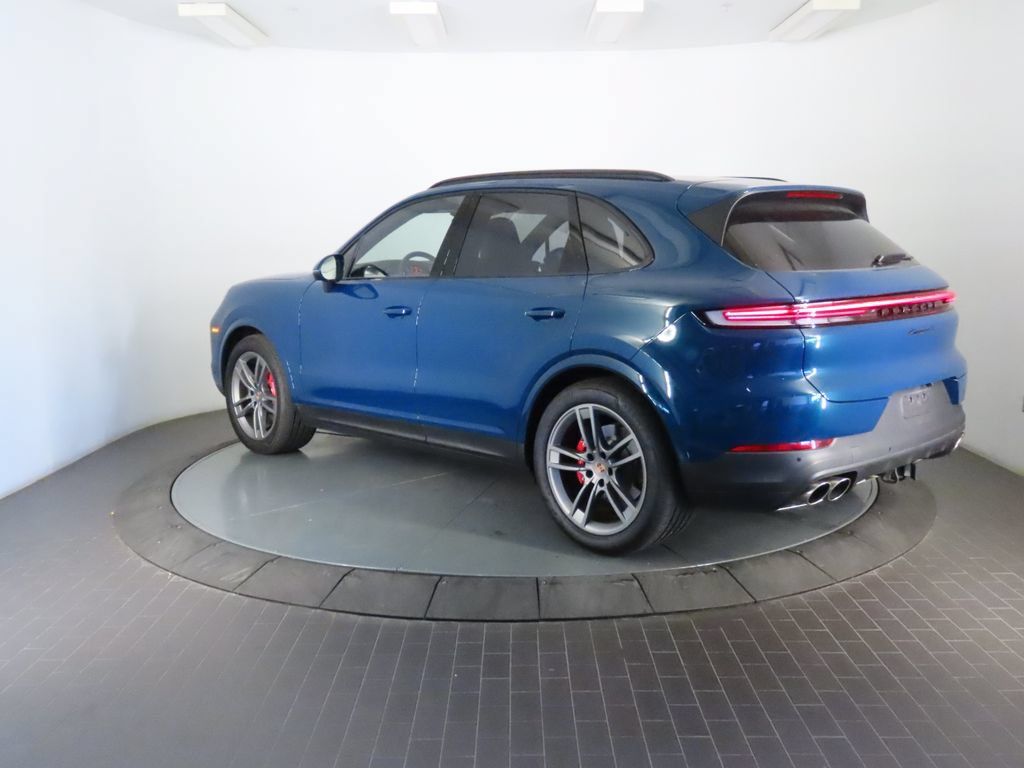 Certified 2026 Porsche Cayenne S AWD/4WD image 3