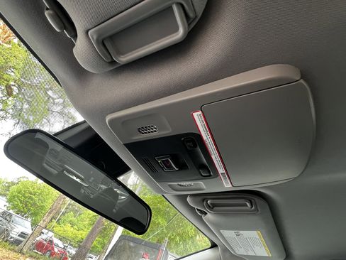 Used 2023 Toyota Camry SE image 30