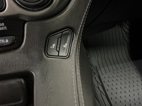 Used 2019 Chevrolet Suburban LT image 22