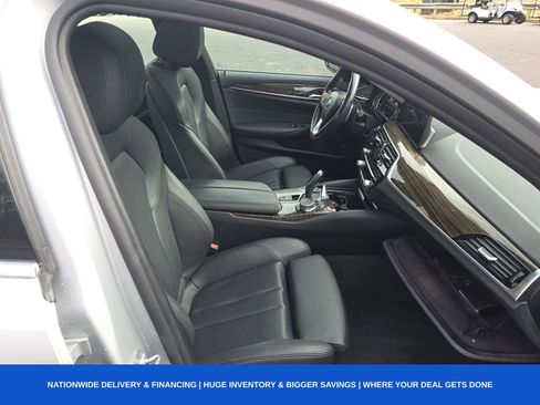 Used 2018 BMW 530i w/ Premium Package image 11