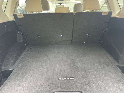 Used 2025 Nissan Rogue SV FWD image 33