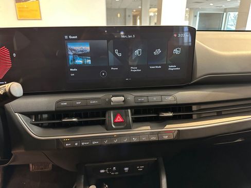 Used 2025 Kia K4 LXS image 18