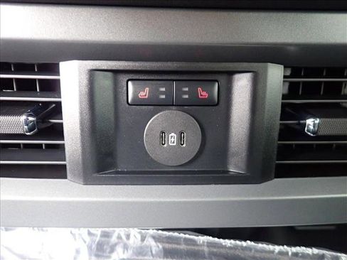 New 2026 Ford F250 Lariat w/ Black Appearance Package image 7