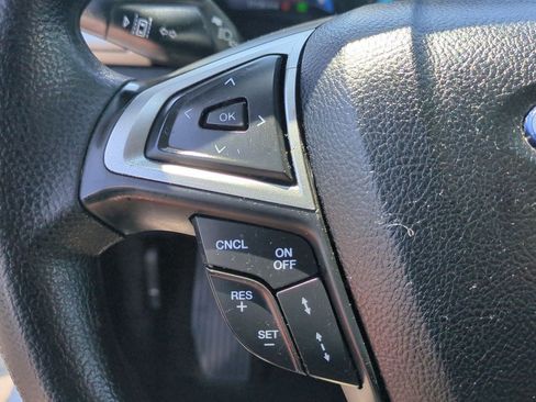 Used 2020 Ford Fusion SE FWD image 12