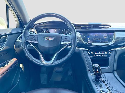 Used 2020 Cadillac XT6 Premium Luxury FWD image 27