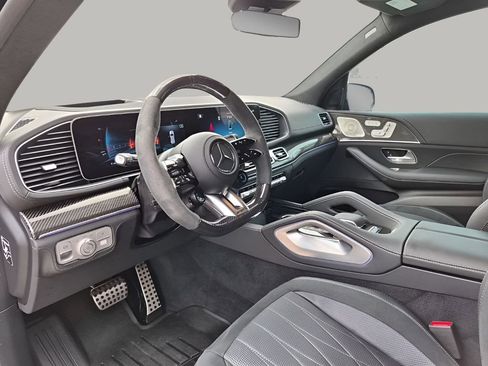 Used 2024 Mercedes-Benz GLS 63 AMG 4MATIC image 30