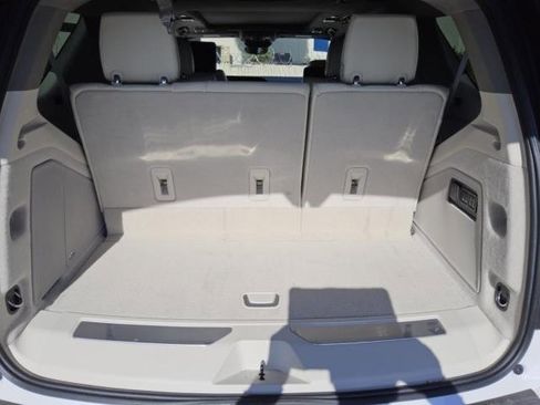 Used 2022 Cadillac Escalade Premium Luxury Platinum image 10