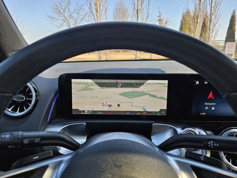 Certified 2025 Mercedes-Benz GLB 250 4MATIC image 22