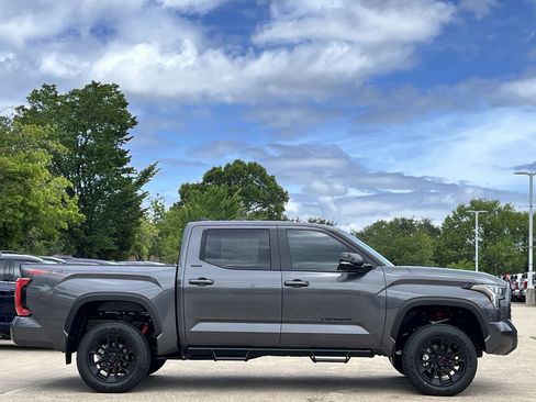 New 2026 Toyota Tundra Limited AWD/4WD image 3