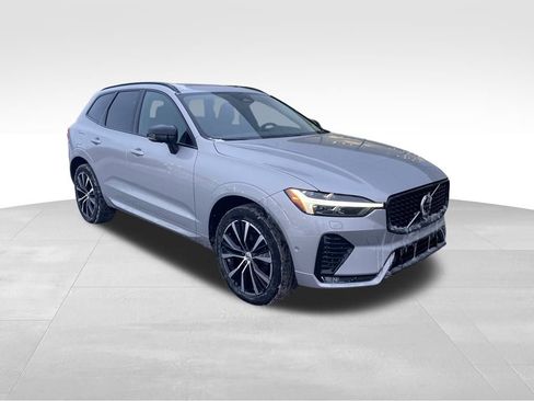 Certified 2023 Volvo XC60 B5 Plus w/ Climate Package image 9