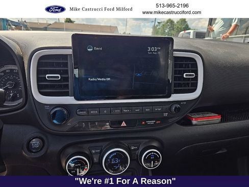 Used 2022 Hyundai Venue Limited w/ Cargo Package FWD image 8