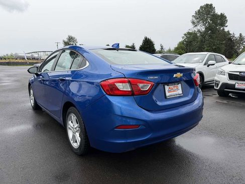 Used 2018 Chevrolet Cruze LT w/ LT Convenience Package FWD image 6