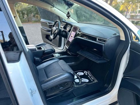 Used 2016 Tesla Model X 60D image 7