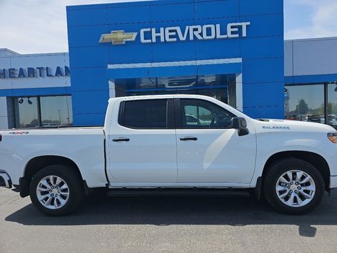 Used 2026 Chevrolet Silverado 1500 Custom AWD/4WD image 2