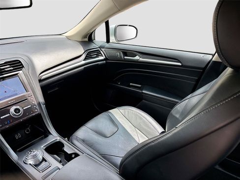 Used 2019 Ford Fusion Titanium FWD image 25