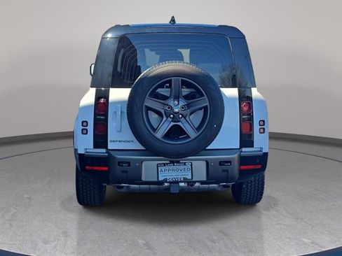 Used 2024 Land Rover Defender 130 X-Dynamic SE image 7