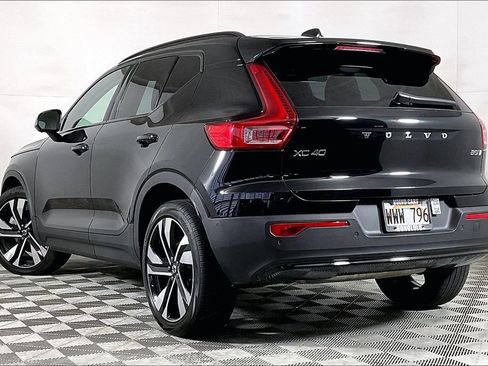 Used 2023 Volvo XC40 B5 Ultimate w/ Protection Package Premier AWD/4WD image 13